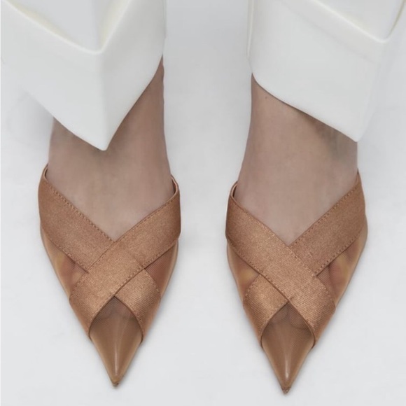 SOLD OUT NWT Zara Nude Heels - Picture 2 of 2
